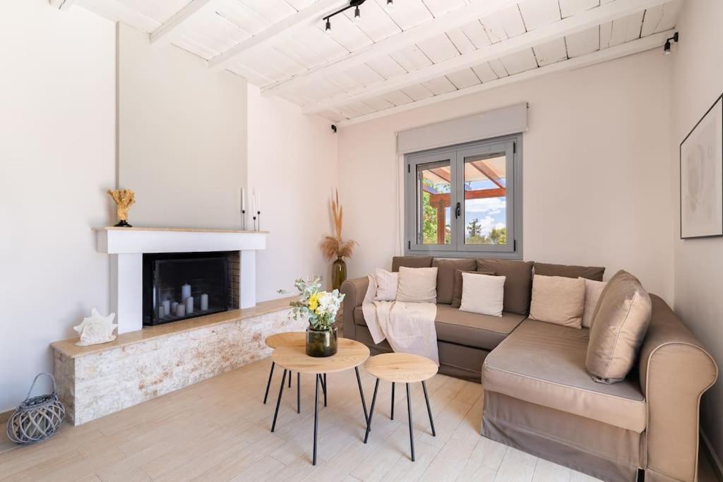 Van Louis Place Vathí Extérieur photo